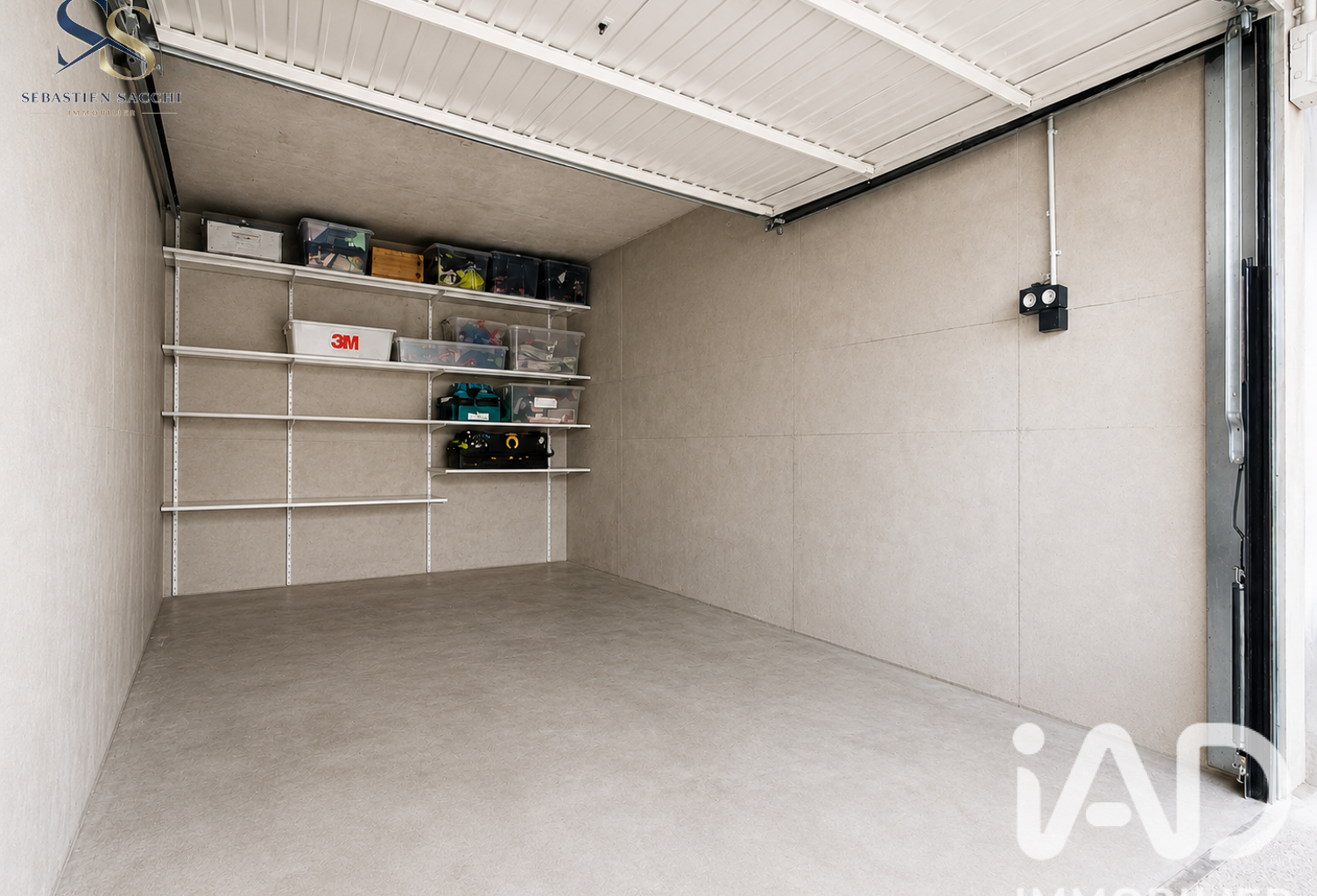 Vente Garage 15 m&sup2; — photo 1