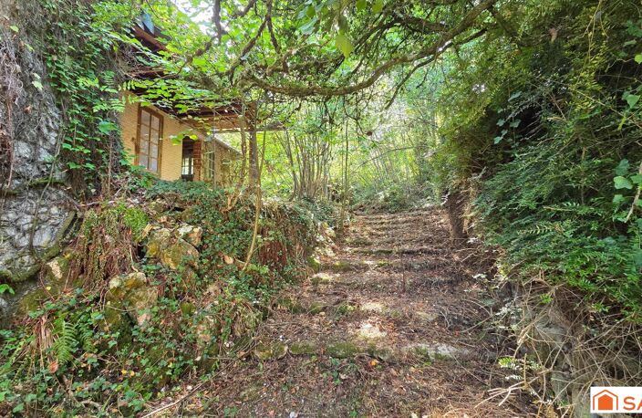TERRAIN  3700 m² dont 3000 m² constructibles — photo 4