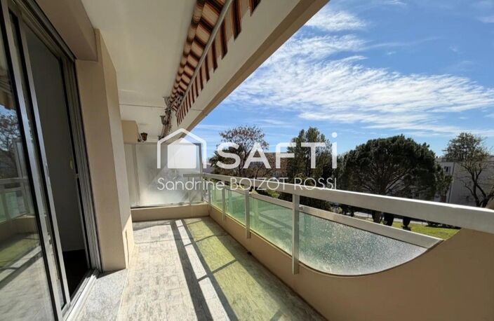 Coup de cœur ! 3 pièces rénové avec terrasse, piscine, parking et cave — photo 2