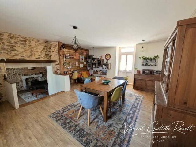 Maison familiale 11 pieces-8 chambres-local commercial — photo du bien