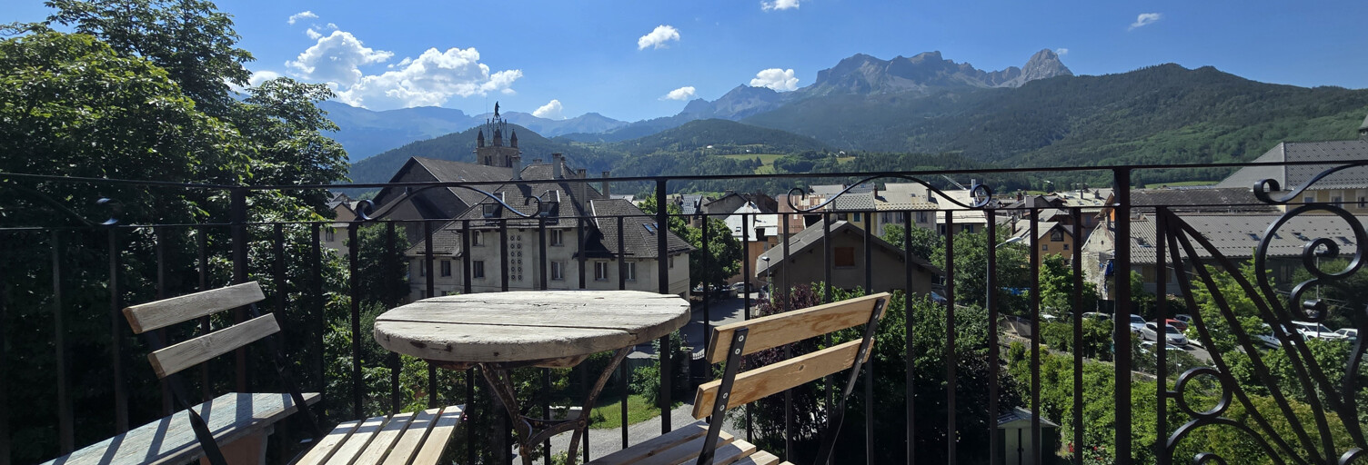 Appartement 5 Pièces 107 m² à vendre à Barcelonnette (04400)