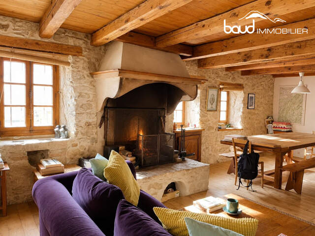 Maison mitoyenne 12 pièces ! — photo du bien