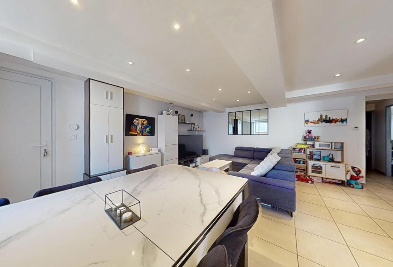Appartement À Vendre — photo 1