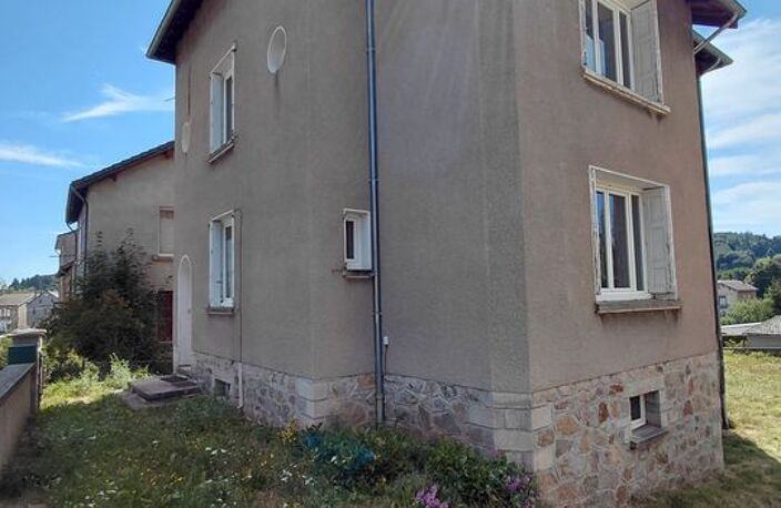 Maison familiale lumineuse avec jardin et fort potentiel — photo 2