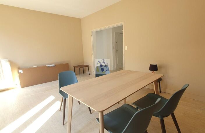 ANGOULEME Plateau, Appartement meublé 2 ch, parking privé — photo 4