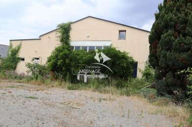 Local industriel  250800 €