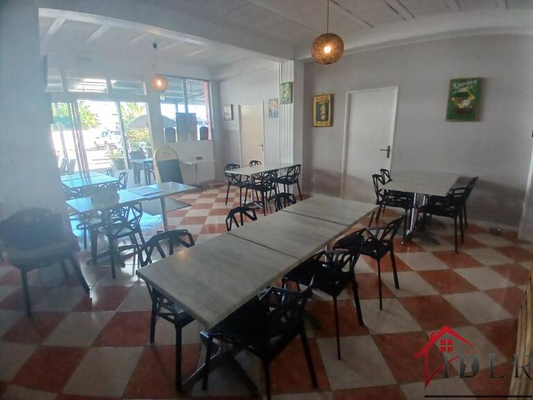 Ensemble immobilier de 269 m2 sur 800 m2 de terrain à Dos d' — photo 1