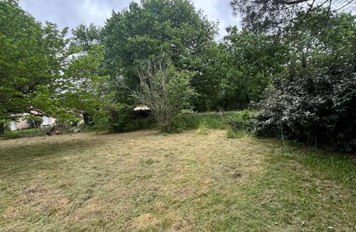 Terrain à bâtir dans un environnement privilégié — photo 2