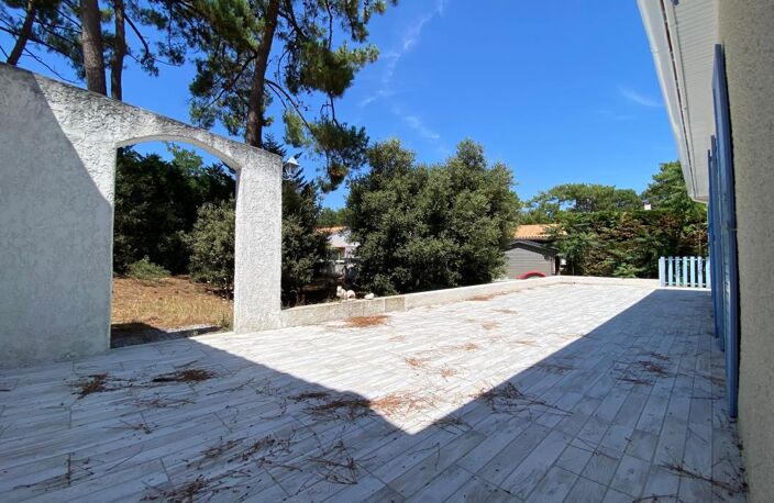 AU CALME, DANS UN QUARTIER RECHERCHÉ PRES DU CENTRE VILLE ET PLAGE DE LA PALMYRE — photo 2