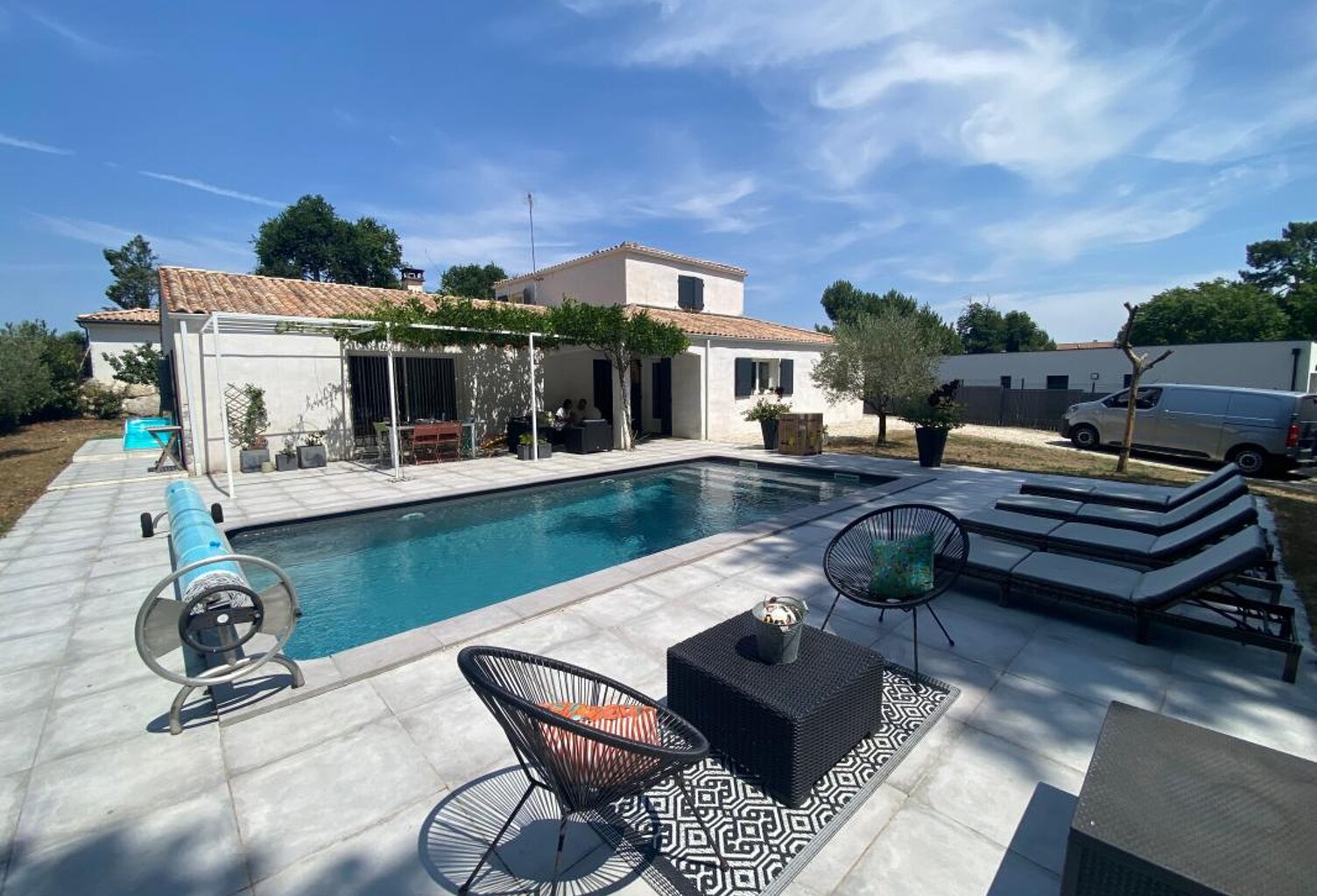 Villa COUP DE COEUR de 2002 de 173 m² avec Garage spacieux de 40 m² et Piscine — photo 1