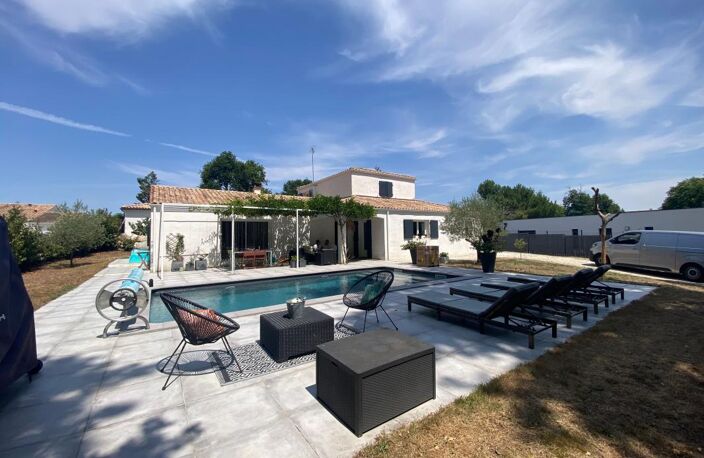 Villa COUP DE COEUR de 2002 de 173 m² avec Garage spacieux de 40 m² et Piscine — photo 3