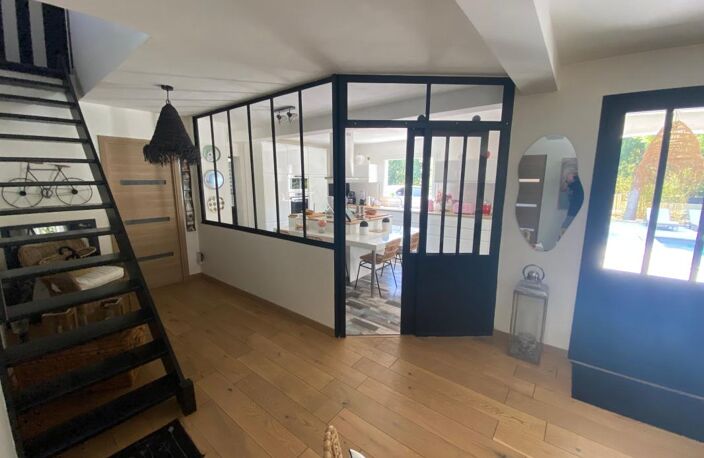 Villa COUP DE COEUR de 2002 de 173 m² avec Garage spacieux de 40 m² et Piscine — photo 5