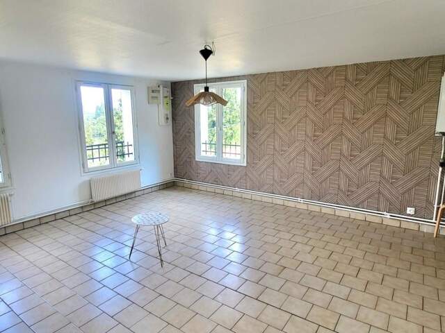 Elbeuf proche Seine : Appt 80 m² avec jardin 80 m², 2 CH et PK intérieurs ... Prix attractif ! — photo du bien