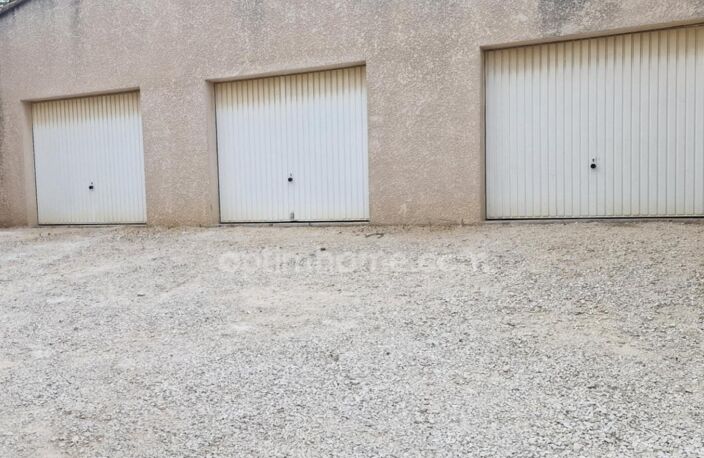 REZ DE JARDIN T2 AVEC 2 PLACES DE PARKING! — photo 3