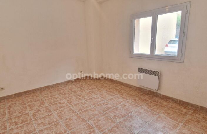 REZ DE JARDIN T2 AVEC 2 PLACES DE PARKING! — photo 4
