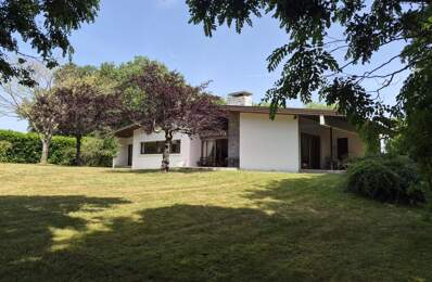 À vendre, proche de Trie-sur-Baïse (Hautes Pyrénées): Villa 5 chambres avec sous-sol, garage et piscine, nichée au cœur d'un jardin paysager de 8 531m² – emplacement calme à quelques pas du centre-ville — photo du bien