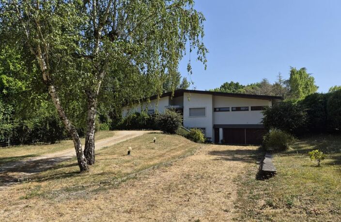 À vendre, proche de Trie-sur-Baïse (Hautes Pyrénées): Villa 5 chambres avec sous-sol, garage et piscine, nichée au cœur d'un jardin paysager de 8 531m² – emplacement calme à quelques pas du centre-ville — photo 4