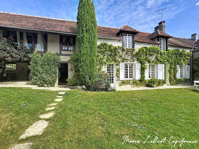 Propriété en pierres à vendre 16 pièces, 450m², 7 chambres, salle de Jeux, Dépendances — photo du bien