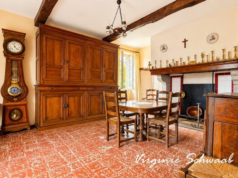 TILH (40) – Maison de 9 pièces avec dépendances sur plus de 3 000 m² de terrain — photo 1