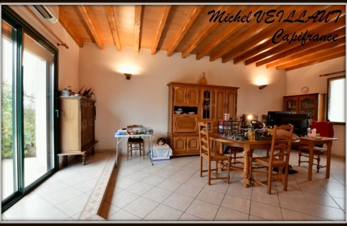 Dpt Allier (03), à vendre TREVOL maison P9 de 193 m² - Terrain de 2 505,00 m² — photo 4