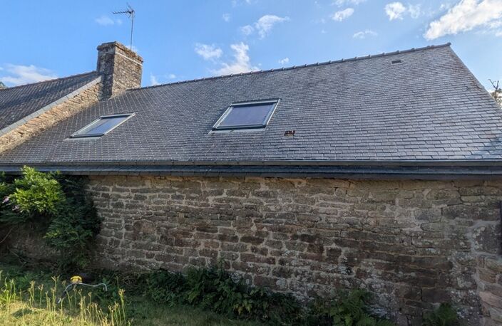 PLOUAY MAISON EN PIERRE SOUS ARDOISES 1 PIÈCE DE 50M² ENVIRON PARCELLE DE 140m² ENVIRON AVEC UN PUITS — photo 4