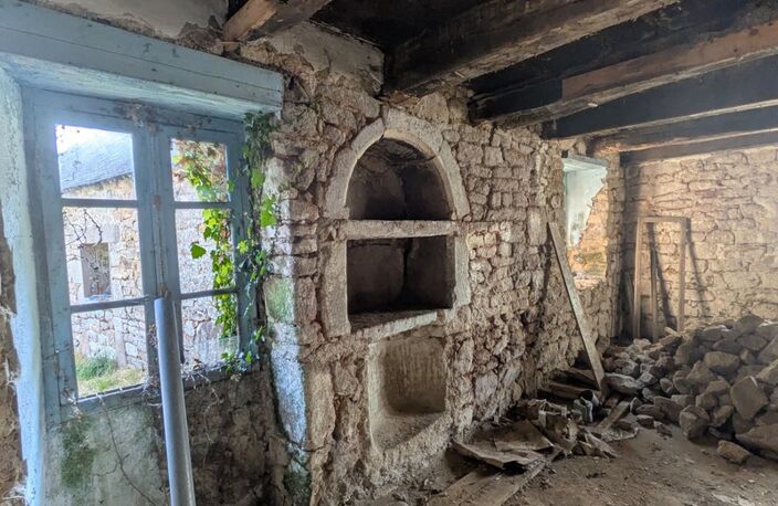 PLOUAY MAISON EN PIERRE SOUS ARDOISES 1 PIÈCE DE 50M² ENVIRON PARCELLE DE 140m² ENVIRON AVEC UN PUITS — photo 5