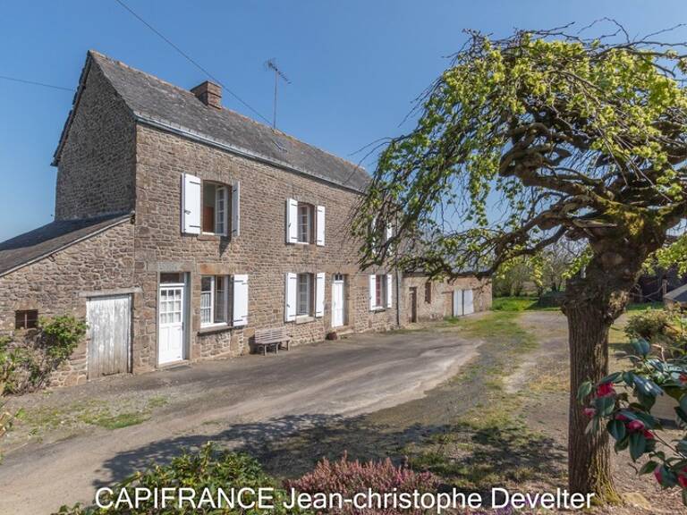 Maison à vendre GORRON (53) maison en pierres 3 chambres avec dépendances sur terrain de 3450 m2 — photo 1