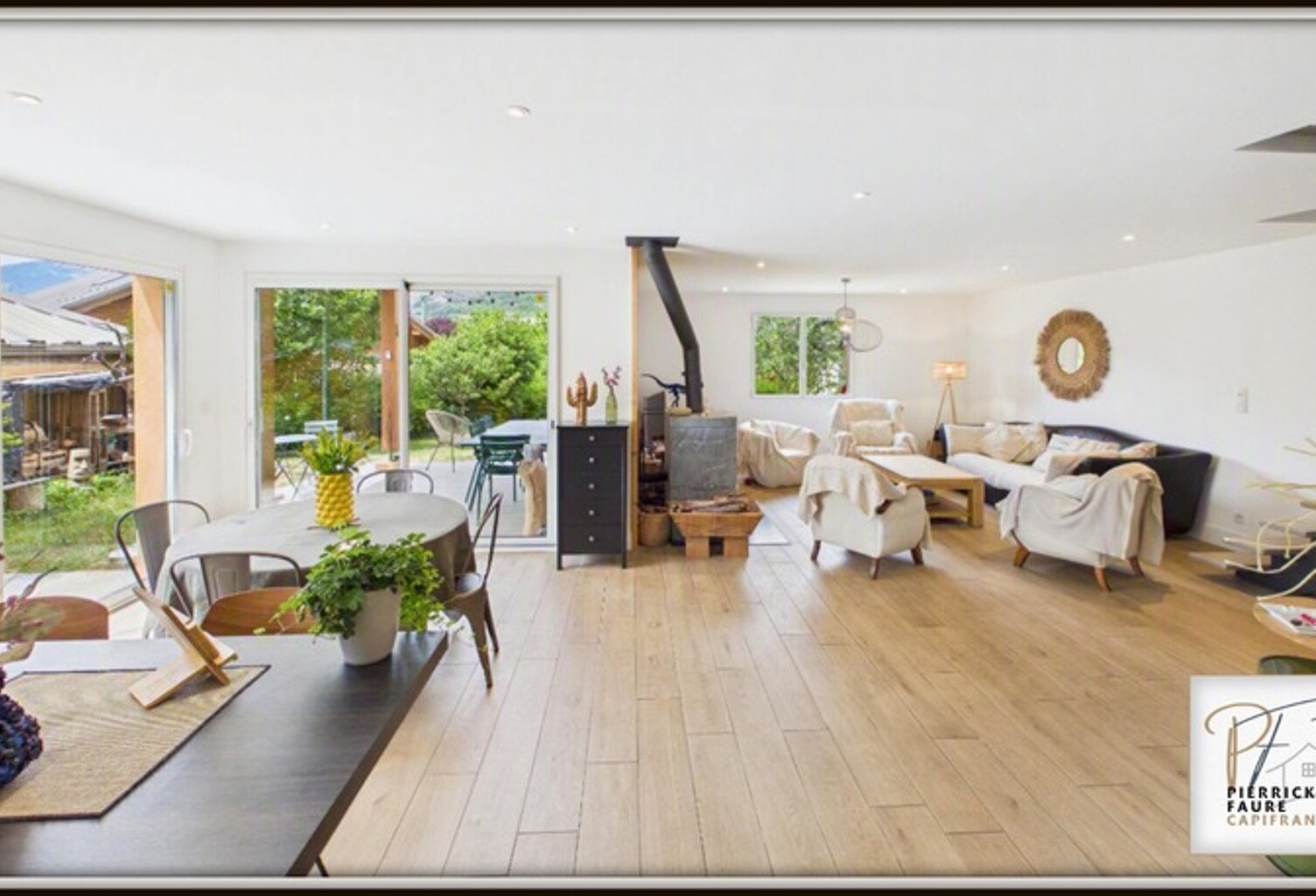 Briançon – Élégante maison familiale de 171.8m², jardin et garage — photo 1