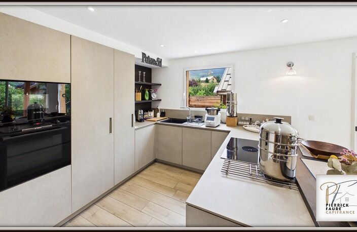 Briançon – Élégante maison familiale de 171.8m², jardin et garage — photo 2