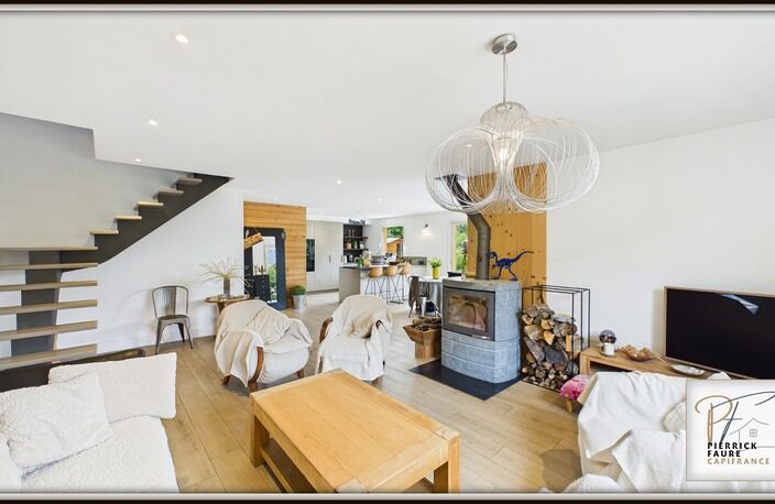 Briançon – Élégante maison familiale de 171.8m², jardin et garage — photo 4