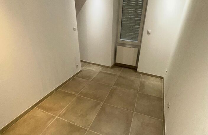 ALES (30) secteur Rochebelle, idéal investisseur immeuble de rapport de 150m² habitable environ et terrasse privative d'environ 15m2 — photo 4