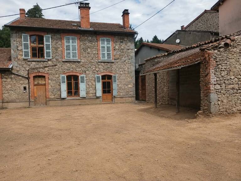 Bellevue – Thiers | Maison de caractère avec 1 200 m² de terrain et fort potentiel — photo 1