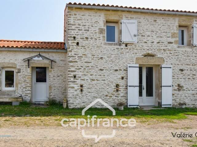 Dpt Vendée (85), 🏡 Maison charentaise rénovée avec dépendances et terrain à bâtir – Vix — photo du bien