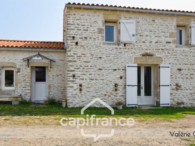 Dpt Vendée (85),   Maison charentaise rénovée avec dépendances et terrain à bâtir – Vix — photo 1