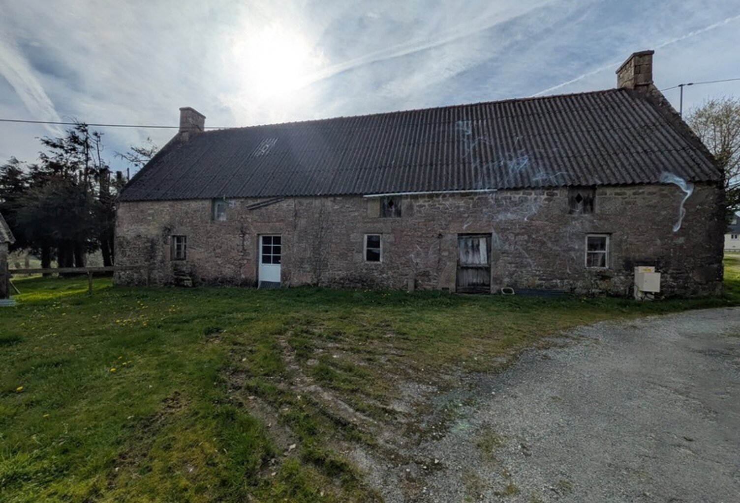 BUBRY LONGERE EN PIERRE A RENOVER DE 180M² ENVIRON, PETIT HANGAR DE 34M³ ENVIRON HANGAR DE 278M³ ENVRION PARCCELLE DE 6800M2 — photo 1