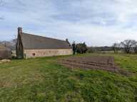 BUBRY LONGERE EN PIERRE A RENOVER DE 180M² ENVIRON, PETIT HANGAR DE 34M³ ENVIRON HANGAR DE 278M³ ENVRION PARCCELLE DE 6800M2 — photo 2