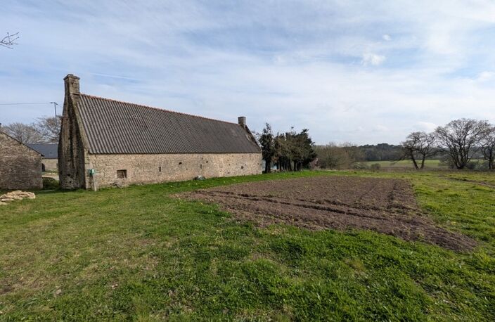 BUBRY LONGERE EN PIERRE A RENOVER DE 180M² ENVIRON, PETIT HANGAR DE 34M³ ENVIRON HANGAR DE 278M³ ENVRION PARCCELLE DE 6800M2 — photo 2