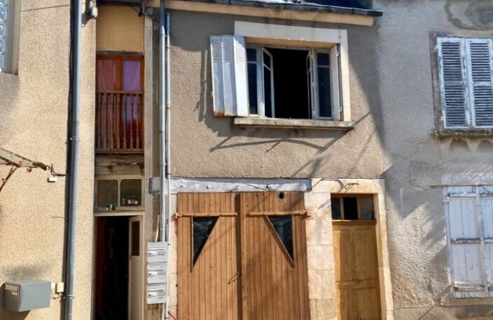 COEUR NIVERNAIS - MAISON SUR TROIS NIVEAUX A RESTAURER — photo 2