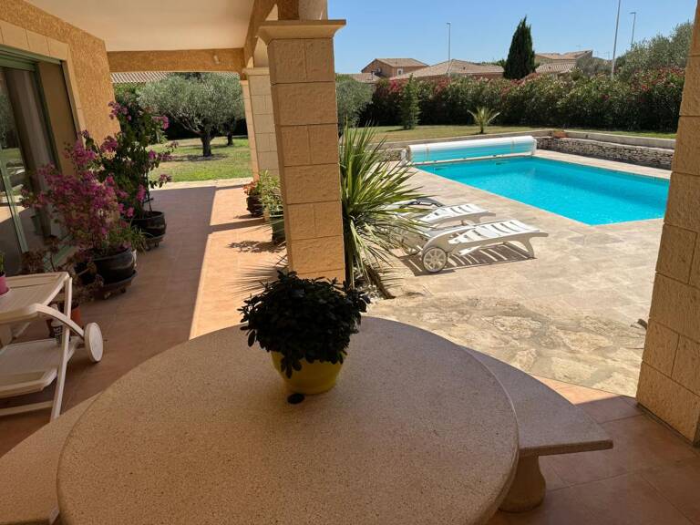 Villa avec piscine sur 1600m2 de terrain — photo 1