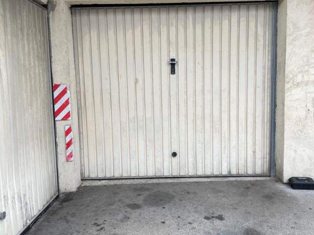 Parking À Vendre / Pour investisseur ! — photo du bien