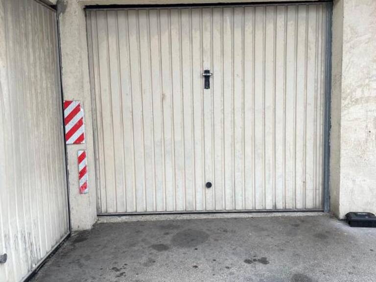 Parking À Vendre / Pour investisseur ! — photo 1