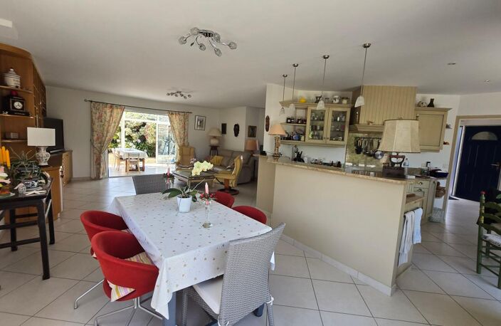 Propriété d'exception À Vendre — photo 3