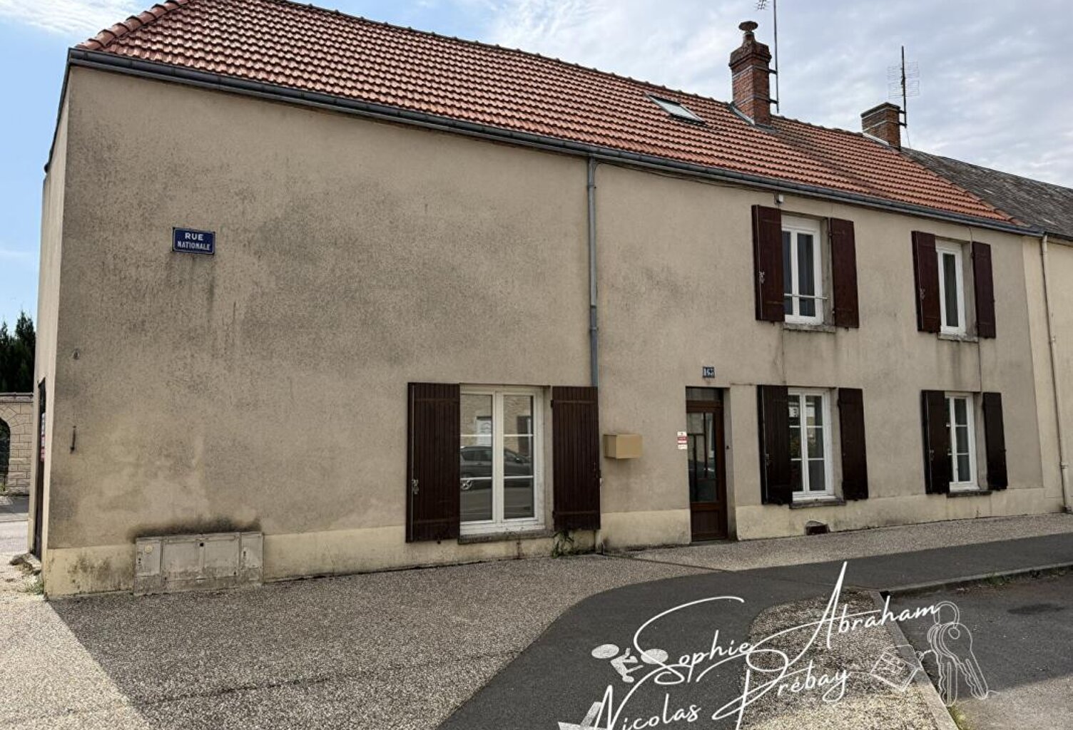Maison rénovée en centre ville, proche des commerces, écoles et gare SNCF — photo 1