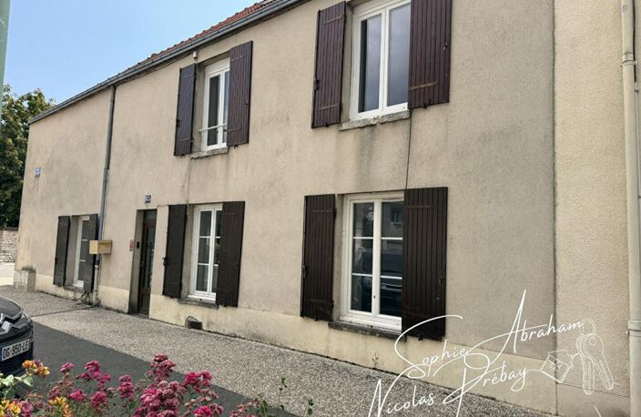 Maison rénovée en centre ville, proche des commerces, écoles et gare SNCF — photo 2