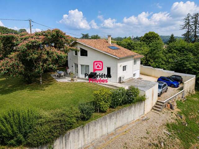 Maison à ossature bois avec vue et sous-sol complet, terrain de 3 800 m² — photo du bien