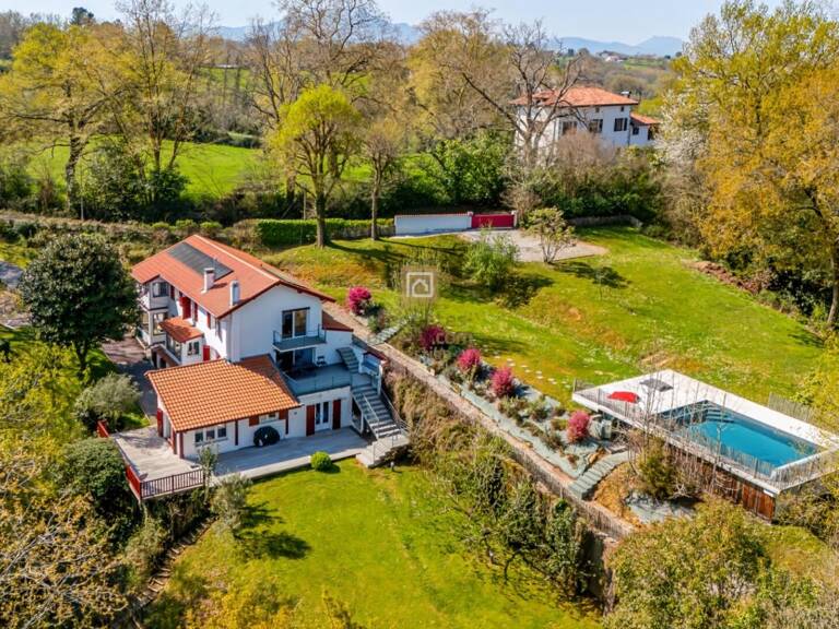 BIARRITZ -ARCANGUES VILLA D'EXCEPTION  ELEGANCE AUTHENTICITÉ ET CALME ABSOLU — photo 1