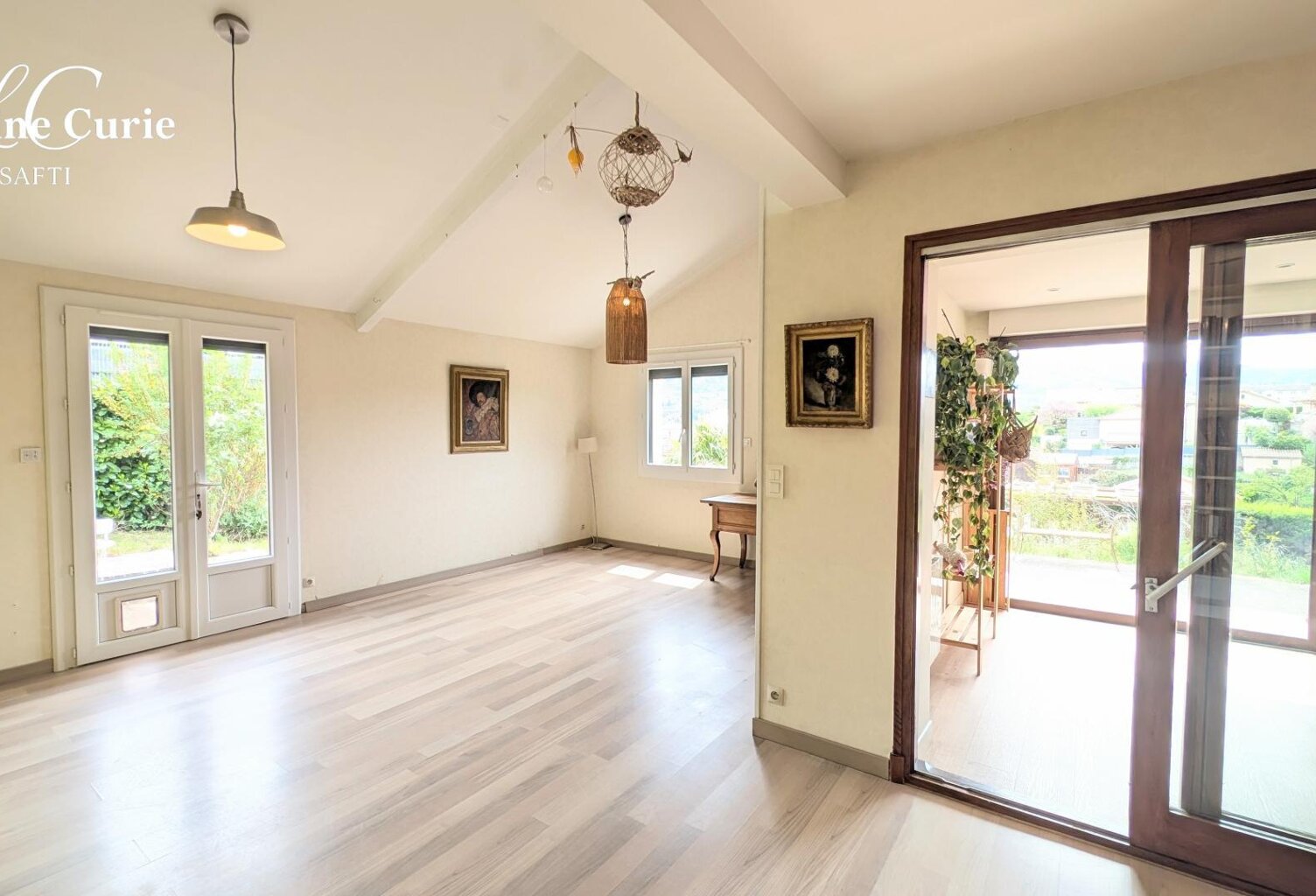 Maison T6 de 155m² avec véranda et garage — photo 1