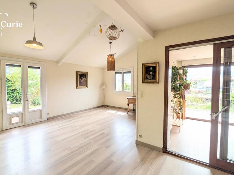 Maison T6 de 155m² avec véranda et garage — photo 1