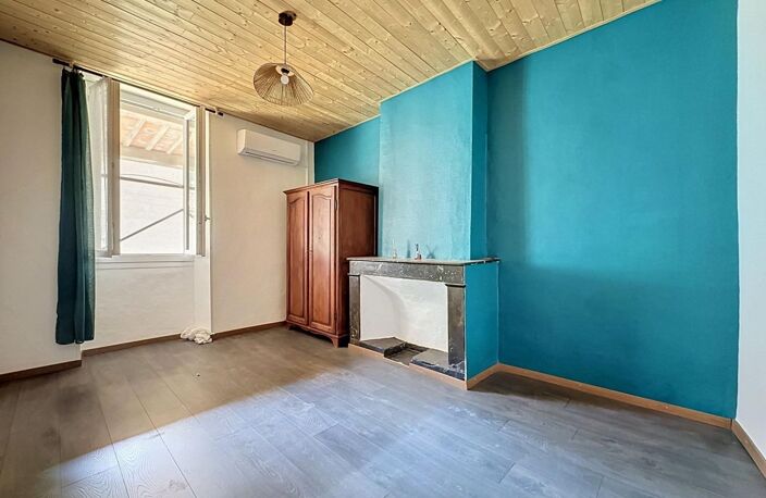Une grande maison familiale entièrement rénovée, avec terrasses, garage et de beaux volumes au cœur de Graissessac. — photo 5
