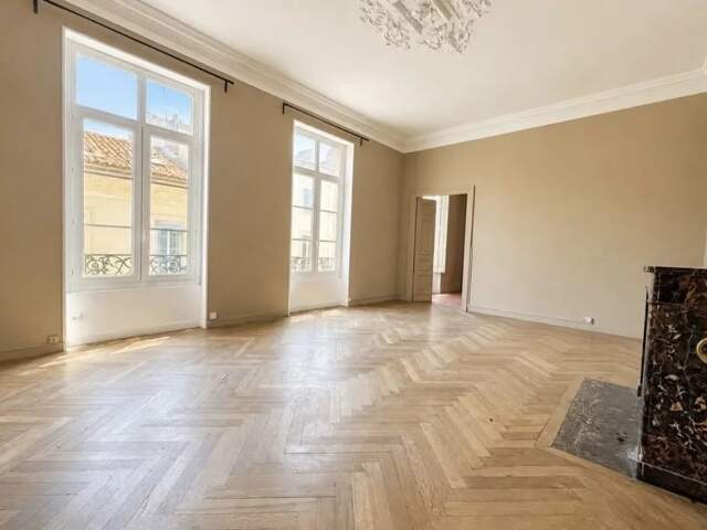 Nîmes centre-ville, vue Arènes, appart.bourgeois 206m2, 7/8 pièces, ascenseur — photo du bien